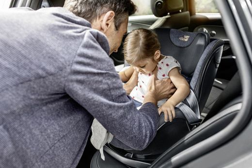 Britax-Römer Swingfix iSize