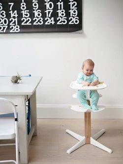 Pack trona Stokke Nomi + Baby Set + Bandeja