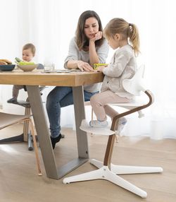 Silla Stokke Nomi nogal